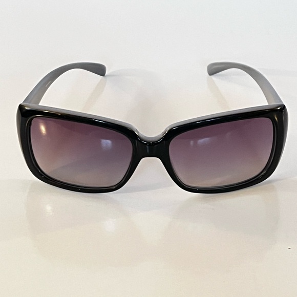 Designer Sunglasses - Picture 10 of 16